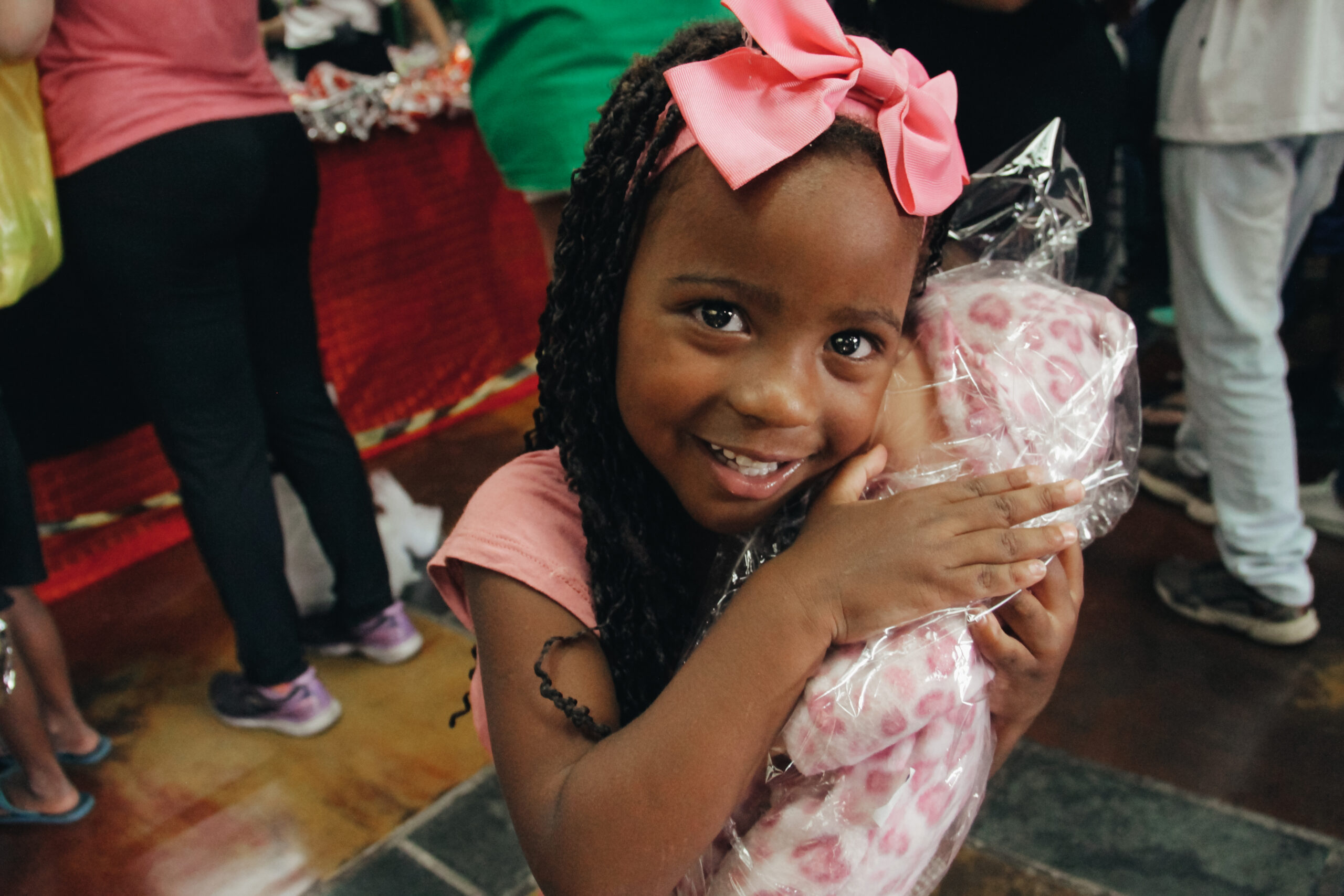 ONG realiza entrega de cestas de Natal e brinquedos para comunidade em Diadema com o apoio do Instituto Devolver