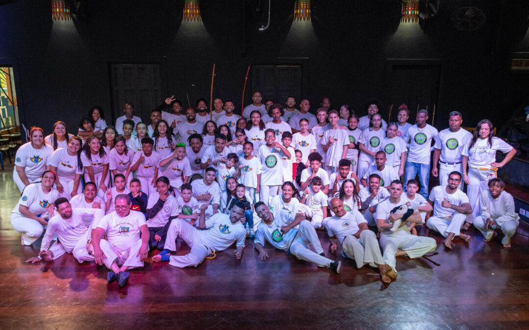 Beija-Flor realiza 2º Batizado e Troca de Cordões de Capoeira